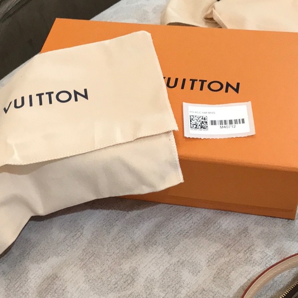 Authentic Vuitton Pochette Accessoires - Picture 3 of 9